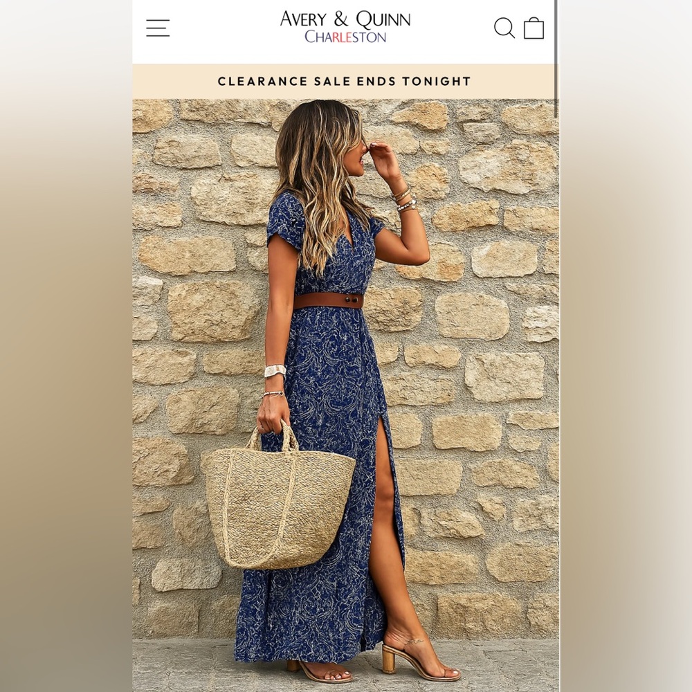 New Avery & Quinn Blue Paisley Maxi Dress with Slit and Belt. Size: M